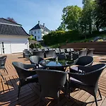 Bekkjarvik Gjestgiveri Hotel 3*