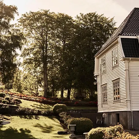 Bekkjarvik Gjestgiveri Hotel 3*