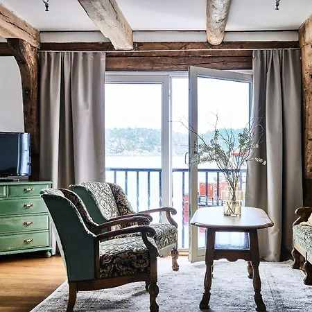 Bekkjarvik Gjestgiveri Hotel 3*