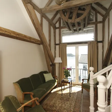 Hotel Bekkjarvik Gjestgiveri 3*