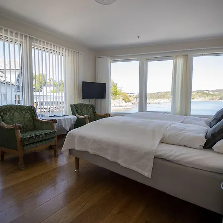 Bekkjarvik Gjestgiveri Hotel 3*