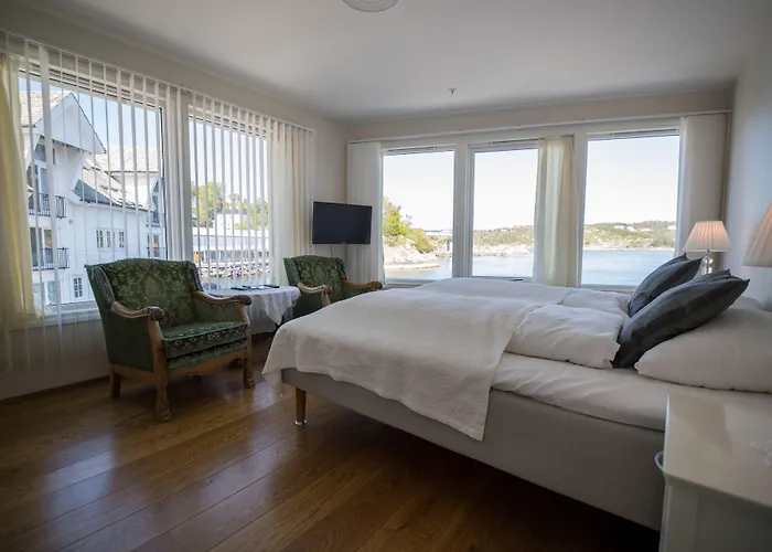 Bekkjarvik Gjestgiveri מלון 3*